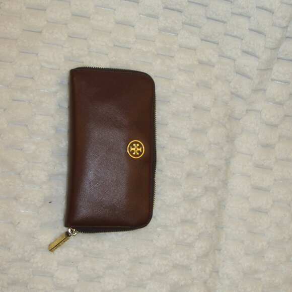 Tory Burch Robinson Small Logo Zip CONTINENTAL Wallet, Brown - Picture 8 of 12